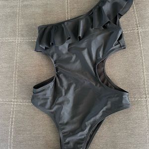 Black Fancy One Strap Bathing Suit Size Small (it’s a bigger size small)